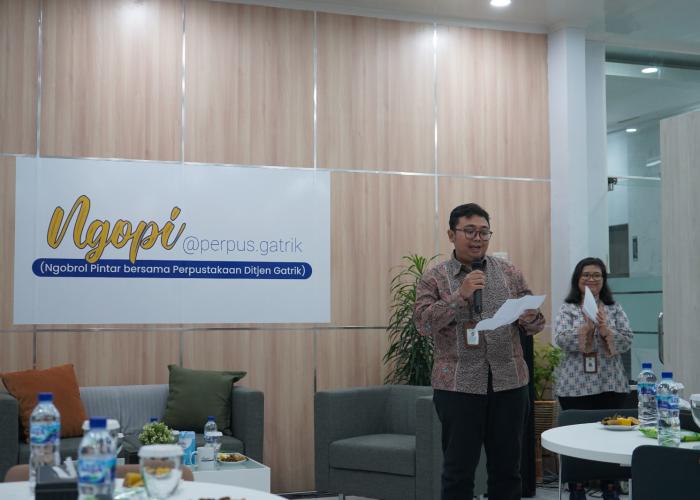 Perpustakaan Ditjen Gatrik Kembali Selenggarakan Bedah Buku Terkait Transisi Energi - Gambar 2