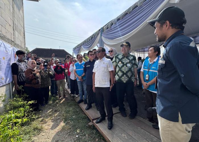 Menteri ESDM Pastikan Akses Listrik Merata Melalui Sambungan Listrik Gratis - Gambar 3