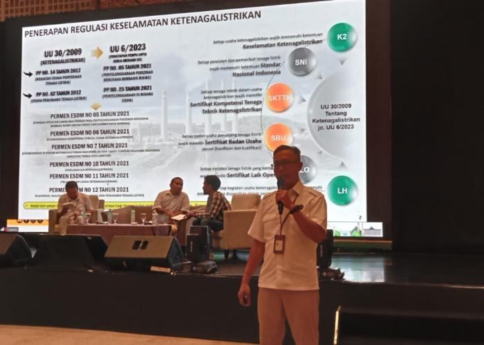 Cegah Busur Listrik, Pemilik Instalasi PLTS Atap Wajib Punya SLO - Gambar 2