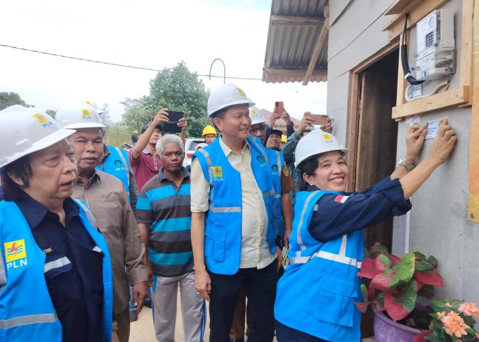 1.000 Warga Babel, Terima Bantuan Pasang Listrik Gratis - Gambar 2