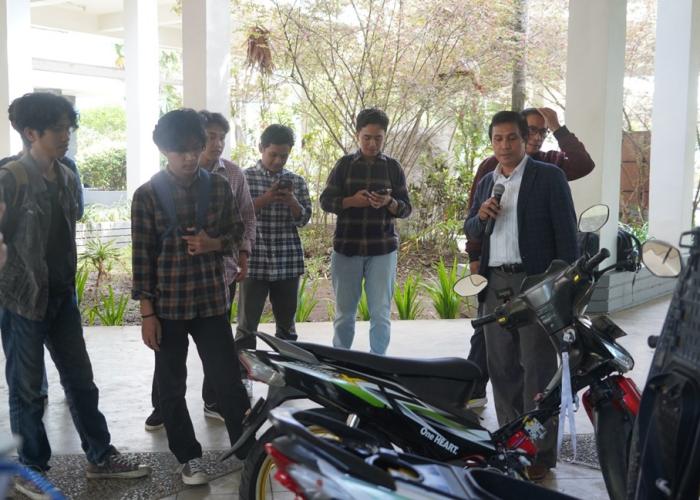 Gandeng Entrev, Ditjen Gatrik Kenalkan Kebijakan Kendaraan Listrik ke Unhas - Gambar 3