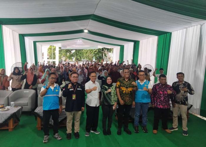 908 Rumah Tangga di Bojonegoro Terima Bantuan Listrik Gratis - Gambar 3