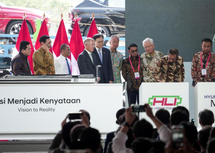 Presiden Jokowi Resmikan Pabrik Ekosistem Baterai Kendaraan Listrik - Gambar 3