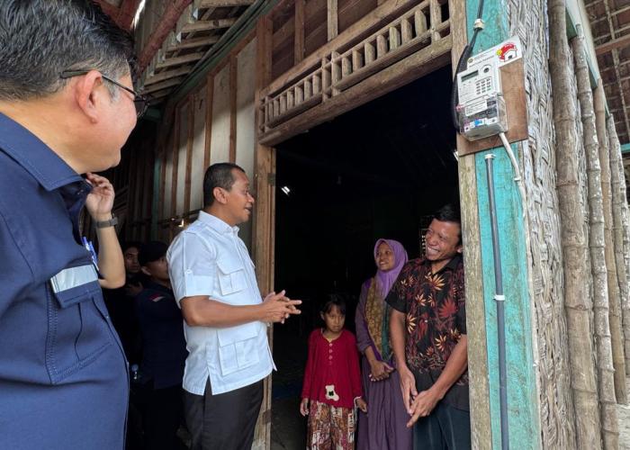 Menteri ESDM Pastikan Akses Listrik Merata Melalui Sambungan Listrik Gratis - Gambar 2