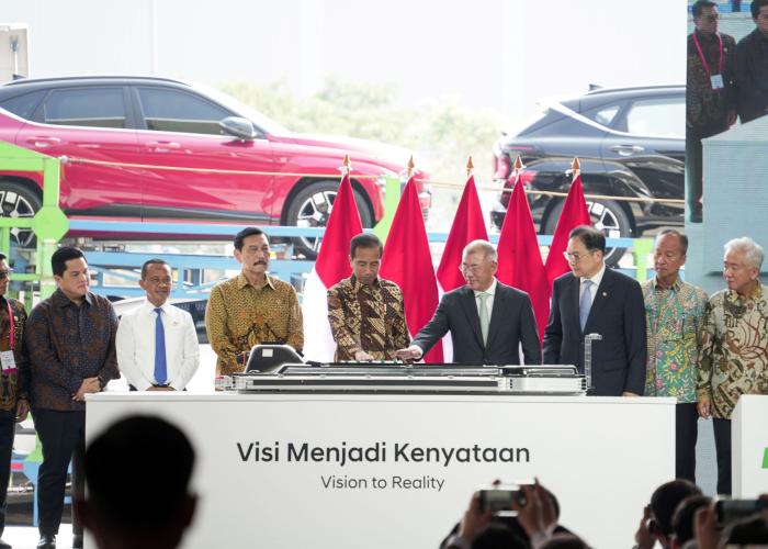 Presiden Jokowi Resmikan Pabrik Ekosistem Baterai Kendaraan Listrik - Gambar 2