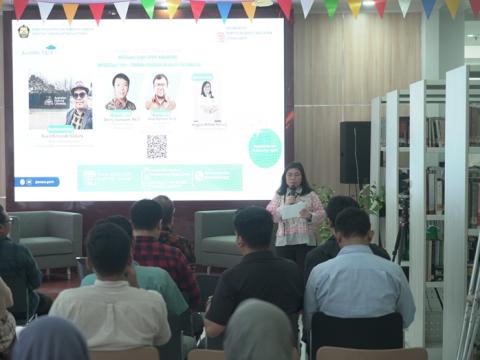 Forum Literasi Journey to Doctoral Degree  Belajar dari LPDP Awardee:  Integrasi 100% Energi Terbarukan di Indonesia