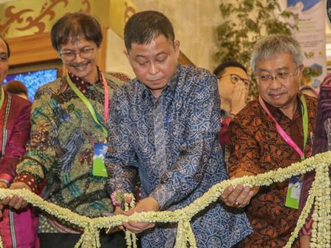 Pembukaan Pameran dan Seminar Hari Listrik Nasional