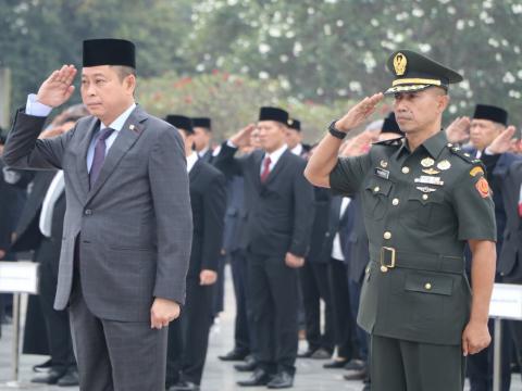 Upacara Penghormatan Dan Ziarah Makan Pahlawan Energi Indonesia