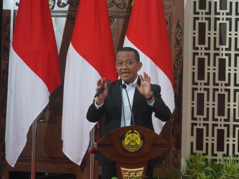 Menteri Energi dan Sumber Daya Mineral (ESDM) Bahlil Lahadalia mengumumkan Capaian Kinerja Kementerian ESDM Semester I tahun 2025 di Kantor Kementerian ESDM, Jakarta, Senin (11/8/2025). Sepanjang seme